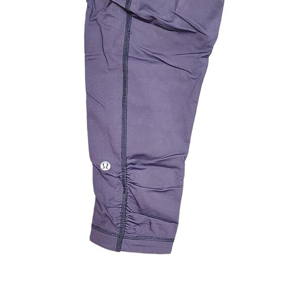 Lululemon Cropped Leggings Purple size 8 - Picture 3 of 9
